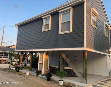 123 W Kingfisher Way - Photo Thumbnail 1