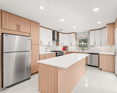 17 Johnston Street - Photo Thumbnail 7