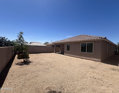 19 N 197th Drive - Photo Thumbnail 6