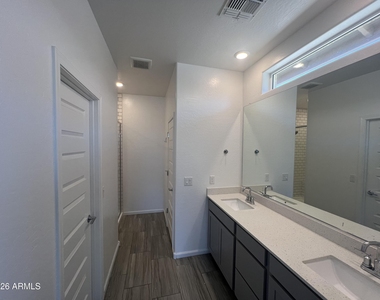 19 N 197th Drive - Photo Thumbnail 9