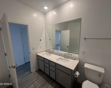 19 N 197th Drive - Photo Thumbnail 4