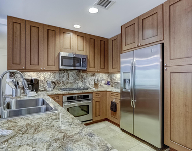 7147 E Rancho Vista Drive - Photo Thumbnail 4