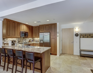 7147 E Rancho Vista Drive - Photo Thumbnail 7