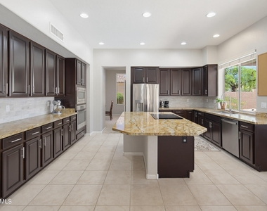 5540 E Via Montoya Drive - Photo Thumbnail 8