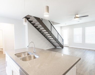 1850 N 51st Street - Photo Thumbnail 5