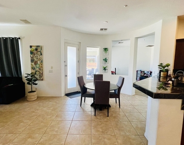 1682 W Ainsworth Drive - Photo Thumbnail 35