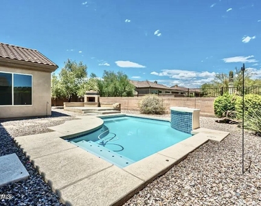 1682 W Ainsworth Drive - Photo Thumbnail 9