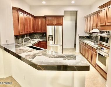 1682 W Ainsworth Drive - Photo Thumbnail 22