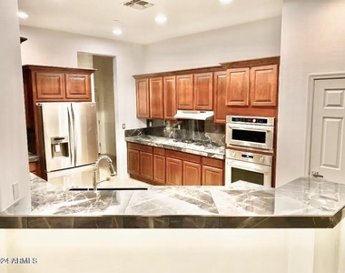 1682 W Ainsworth Drive - Photo Thumbnail 18