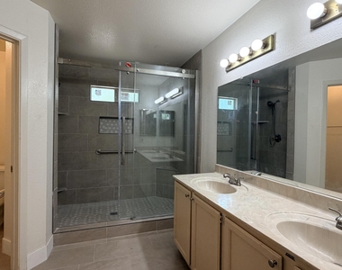 1559 E Whitten Street - Photo Thumbnail 10