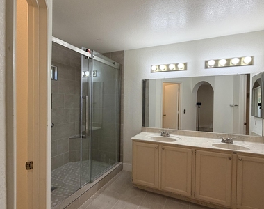 1559 E Whitten Street - Photo Thumbnail 9