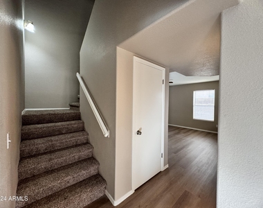 10453 N 76th Drive - Photo Thumbnail 9