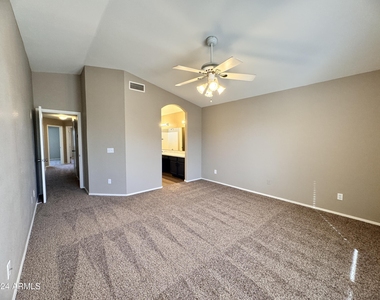 10453 N 76th Drive - Photo Thumbnail 21