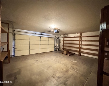 10453 N 76th Drive - Photo Thumbnail 12