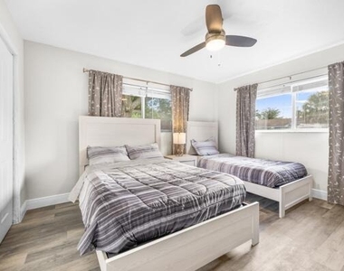 1208 Ne 5th Avenue - Photo Thumbnail 11