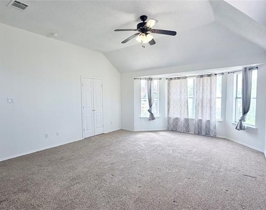 10109 Samantha Drive - Photo Thumbnail 17