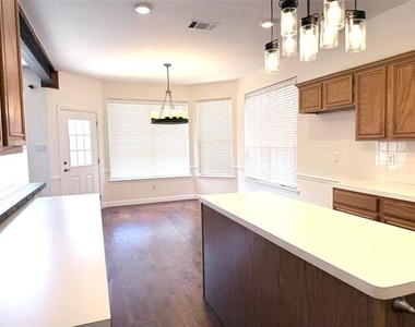 10109 Samantha Drive - Photo Thumbnail 10