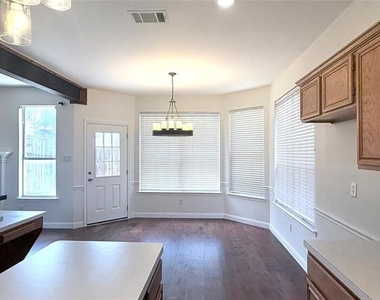 10109 Samantha Drive - Photo Thumbnail 14