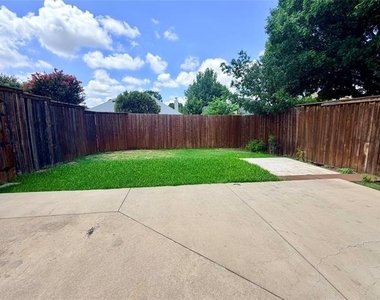 10109 Samantha Drive - Photo Thumbnail 26
