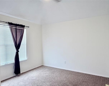 10109 Samantha Drive - Photo Thumbnail 22