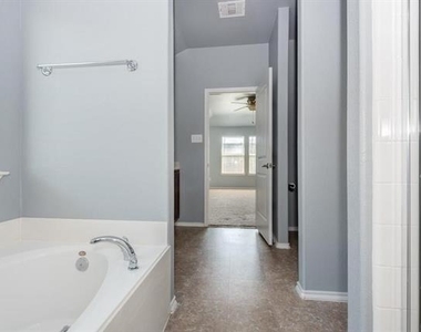 5313 Beacon Lane - Photo Thumbnail 13