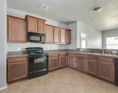 5313 Beacon Lane - Photo Thumbnail 6