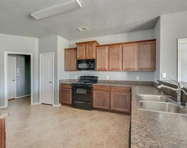 5313 Beacon Lane - Photo Thumbnail 5