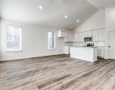 1025 Ray Drive - Photo Thumbnail 1