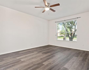 11613 Snyder Drive - Photo Thumbnail 6