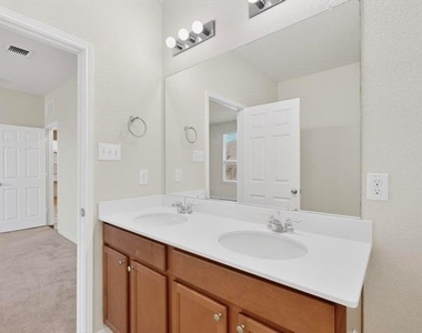 2409 Buelingo Lane - Photo Thumbnail 9