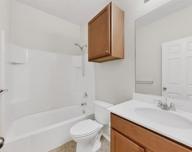 2409 Buelingo Lane - Photo Thumbnail 15