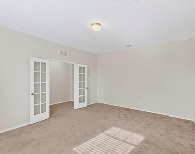 2409 Buelingo Lane - Photo Thumbnail 14
