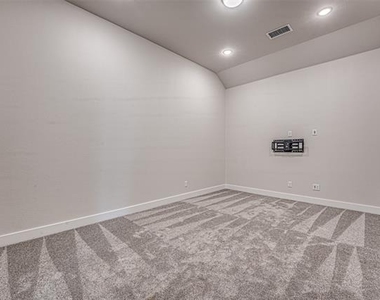 1709 Puglia Court - Photo Thumbnail 14