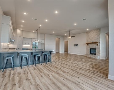1709 Puglia Court - Photo Thumbnail 10