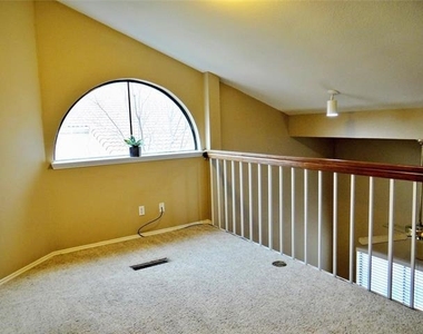 517 Ranch Trail - Photo Thumbnail 13