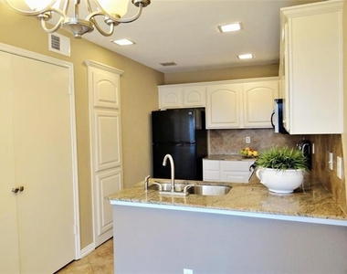 517 Ranch Trail - Photo Thumbnail 5