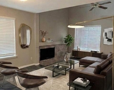517 Ranch Trail - Photo Thumbnail 2