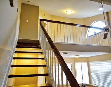 517 Ranch Trail - Photo Thumbnail 12