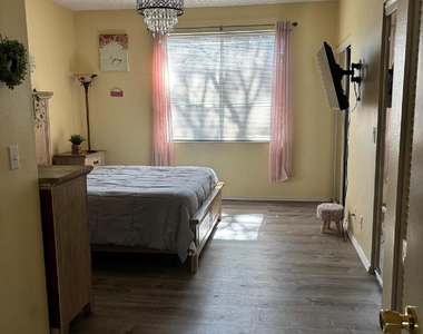 11050 Conch Court - Photo Thumbnail 13