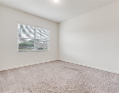 2621 Sagebrush Drive - Photo Thumbnail 12
