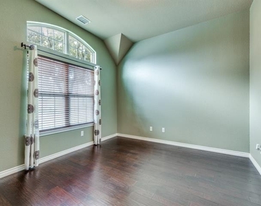 15100 Seventeen Lakes Boulevard - Photo Thumbnail 9