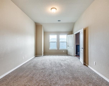 15100 Seventeen Lakes Boulevard - Photo Thumbnail 7
