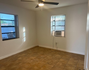 1202 S M Street - Photo Thumbnail 7