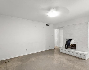 5916 Birchbrook Drive - Photo Thumbnail 17