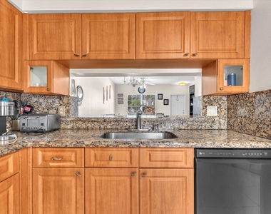 9850 Nw 57th Manor - Photo Thumbnail 12