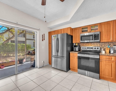 9850 Nw 57th Manor - Photo Thumbnail 13