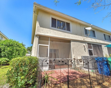 9850 Nw 57th Manor - Photo Thumbnail 2