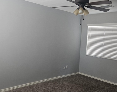 7426 E Holly Street - Photo Thumbnail 11