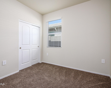35445 W San Alvarez Avenue - Photo Thumbnail 20