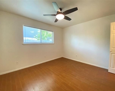2711 Olympia Drive - Photo Thumbnail 13